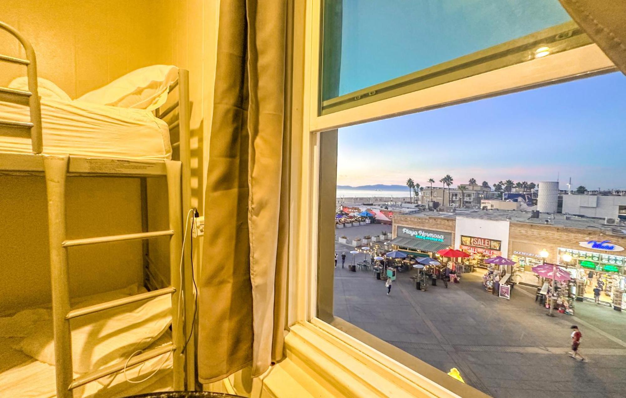 Ith Hermosa Beach Surf Hostel Lax Exterior photo